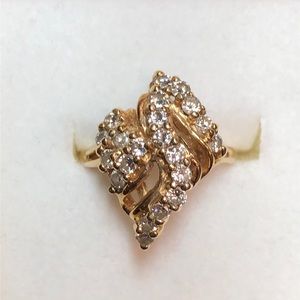 Genuine diamond cluster ring